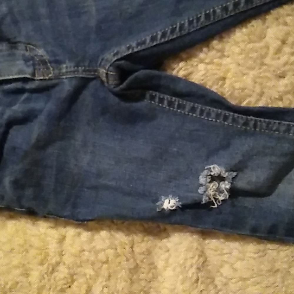 ♥️❤️ Distressed Levi's